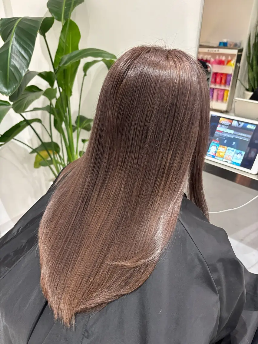 セミロング カラー ベージュカラー ブリーチ ブラウンカラー カシス グレージュ カット ヘアカラー トリートメント 🎀韓国ヘア× 透明感カラー🎀正源のヘアスタイル