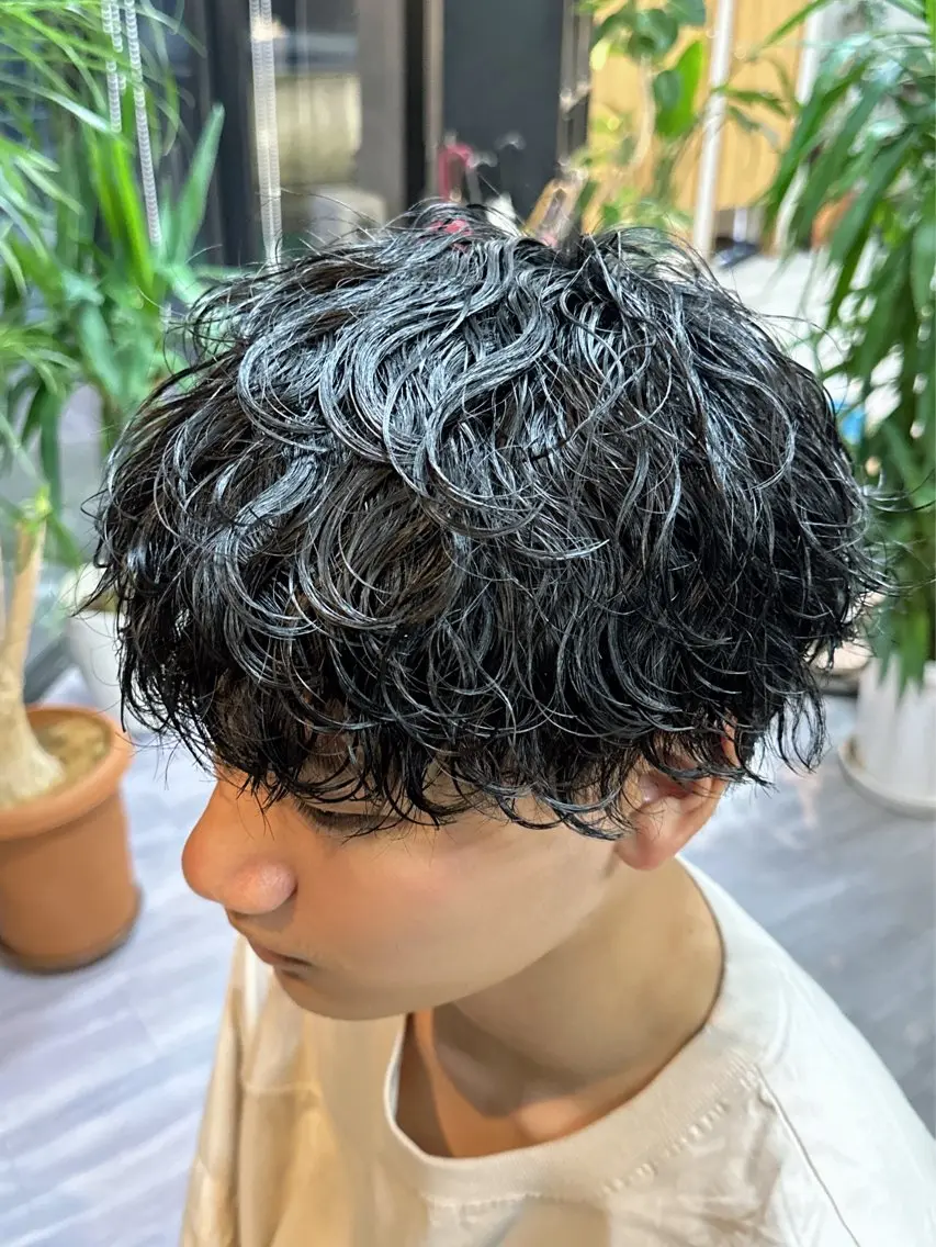 パーマ メンズ メンズパーマ 波巻きパーマ arika オケシ　リョウダイのヘアスタイル