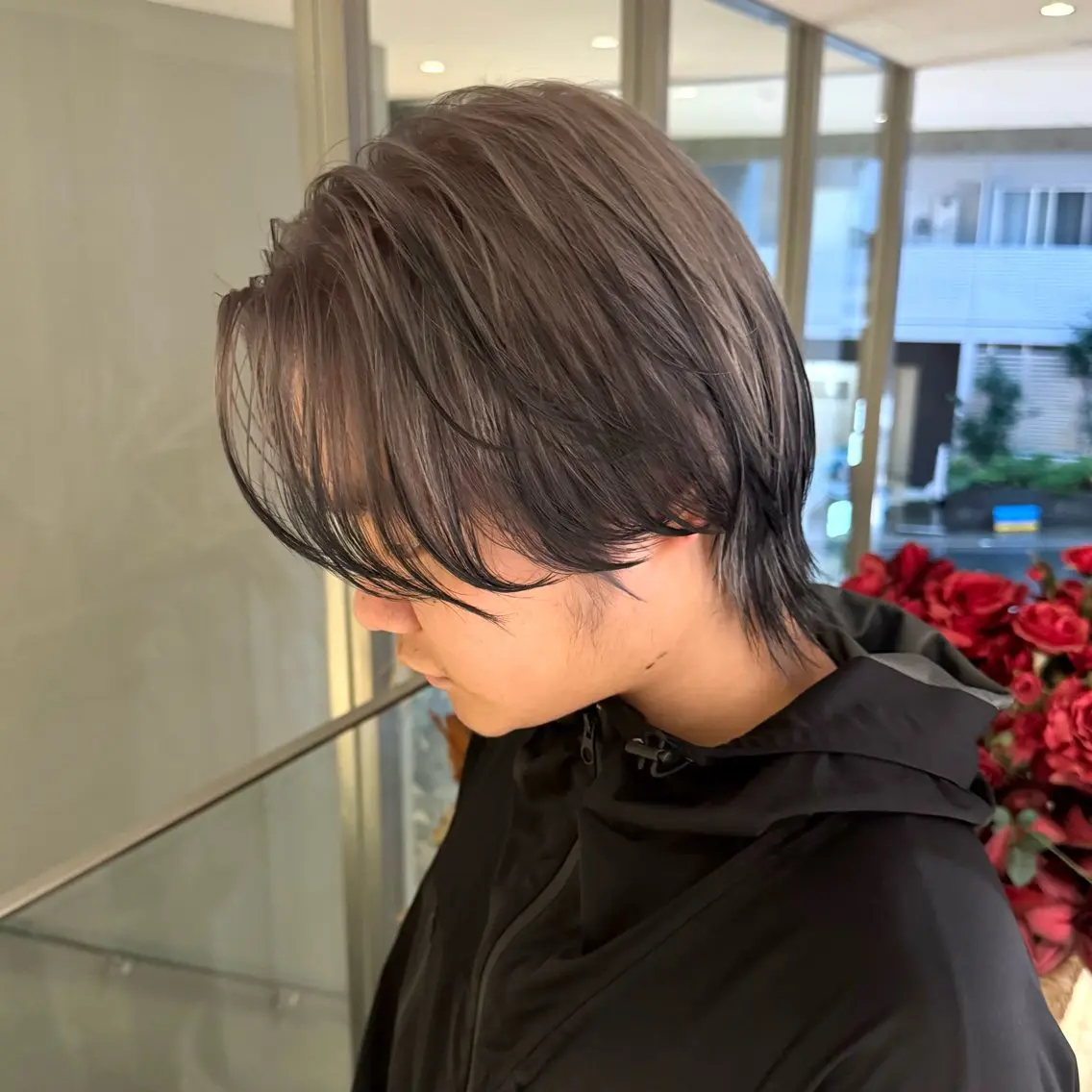 カラー 黒髪 ブリーチ デザインカラー シルバー ヘアカラー アニメ好き🎮メンズ ブリーチカラー/僚汰のヘアスタイル
