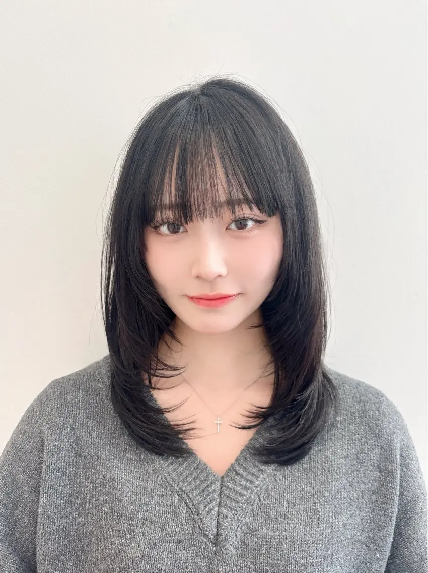 ミディアム 顔まわりレイヤー レイヤーカット カット ヘッドスパ 🍀本格ヘッドスパ 👑髪質改善🍀英司のヘアスタイル