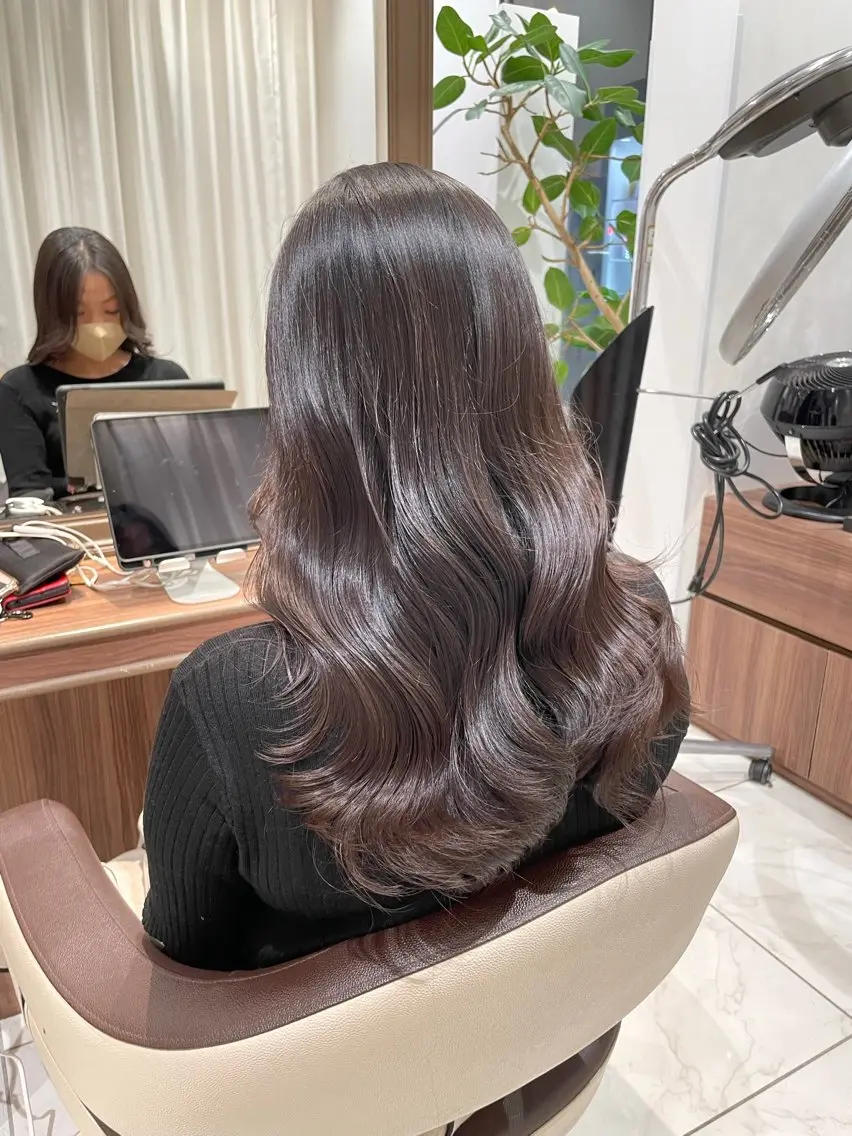 セミロング カラー ブラウンカラー イルミナカラー 髪質改善 トリートメント ヘアカラー トリートメント 🇰🇷韓国ヘア★ 副店長.쿠리타⭐︎のヘアスタイル