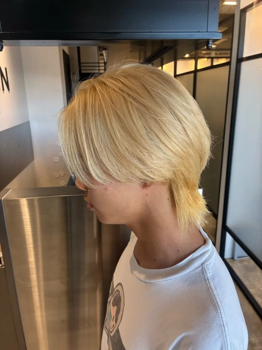 カラー メンズ メンズブリーチ メンズハイトーン ブリーチ ブロンド ハイトーンカラー 池袋 半個室 大人女性ヘアのヘアスタイル