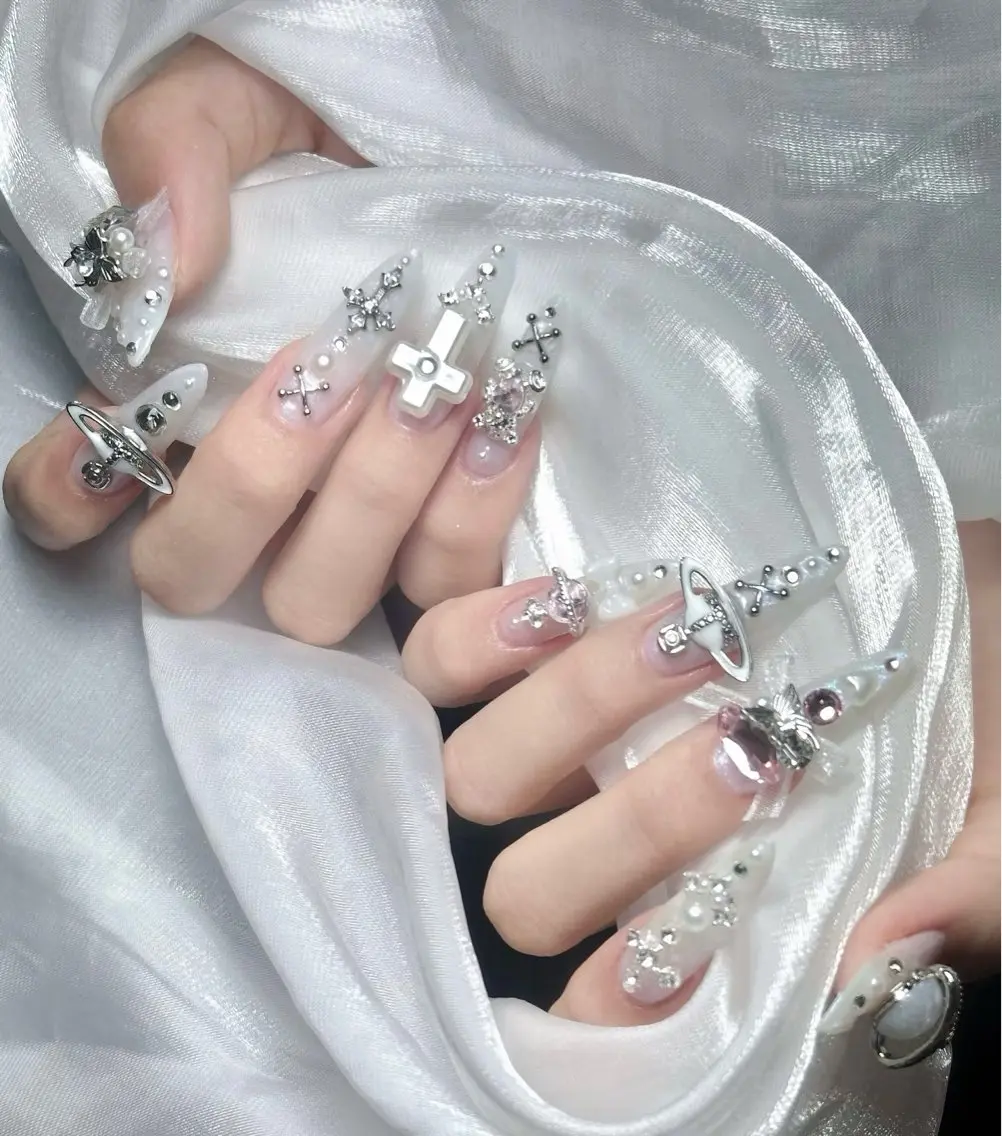 ネイル アートネイル オーロラネイル チークネイル フレンチネイル ガラスフレンチ ハンドネイル 🎀YooLi Nail salonのネイルデザイン