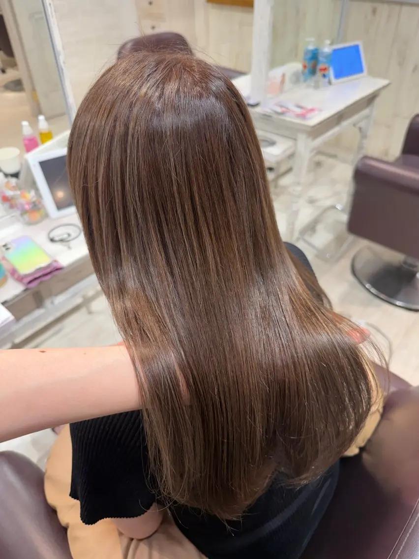 セミロング カット ヘアカラー トリートメント 杉浦 悠月のヘアスタイル