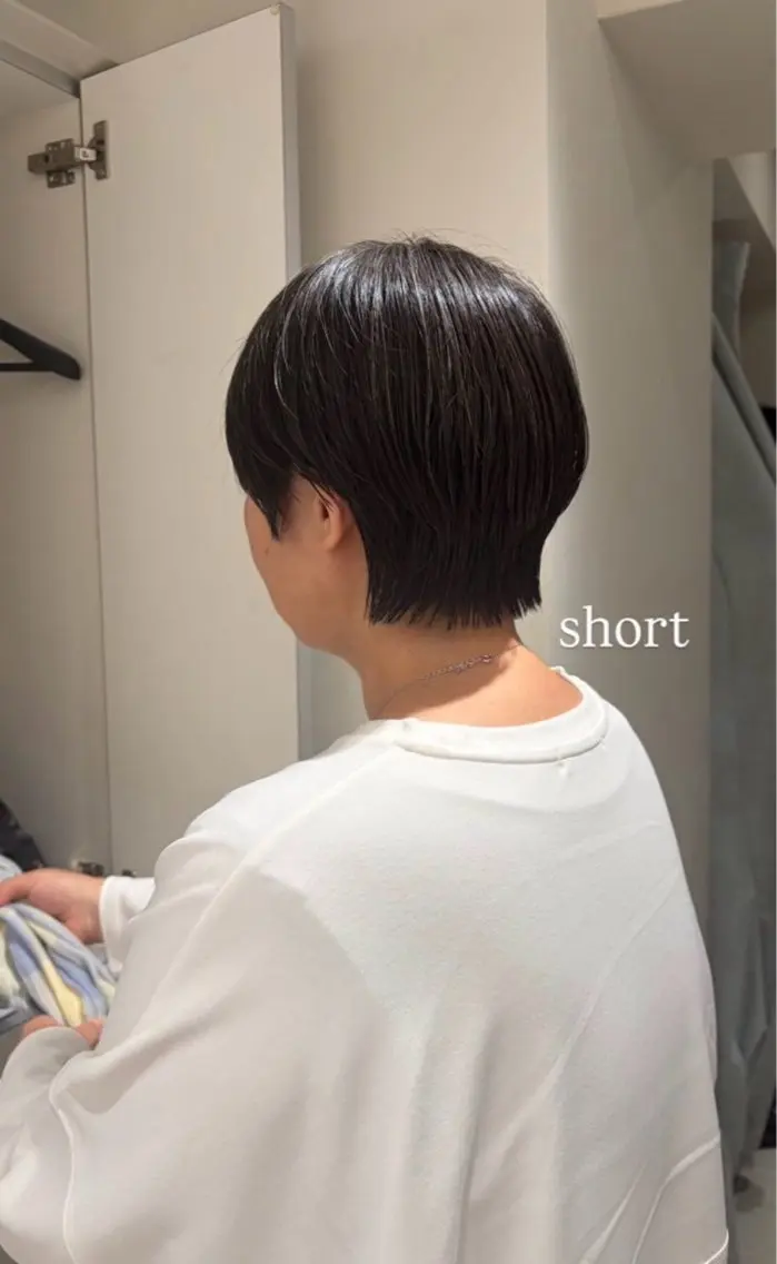 レディースショートカットモデルの写真