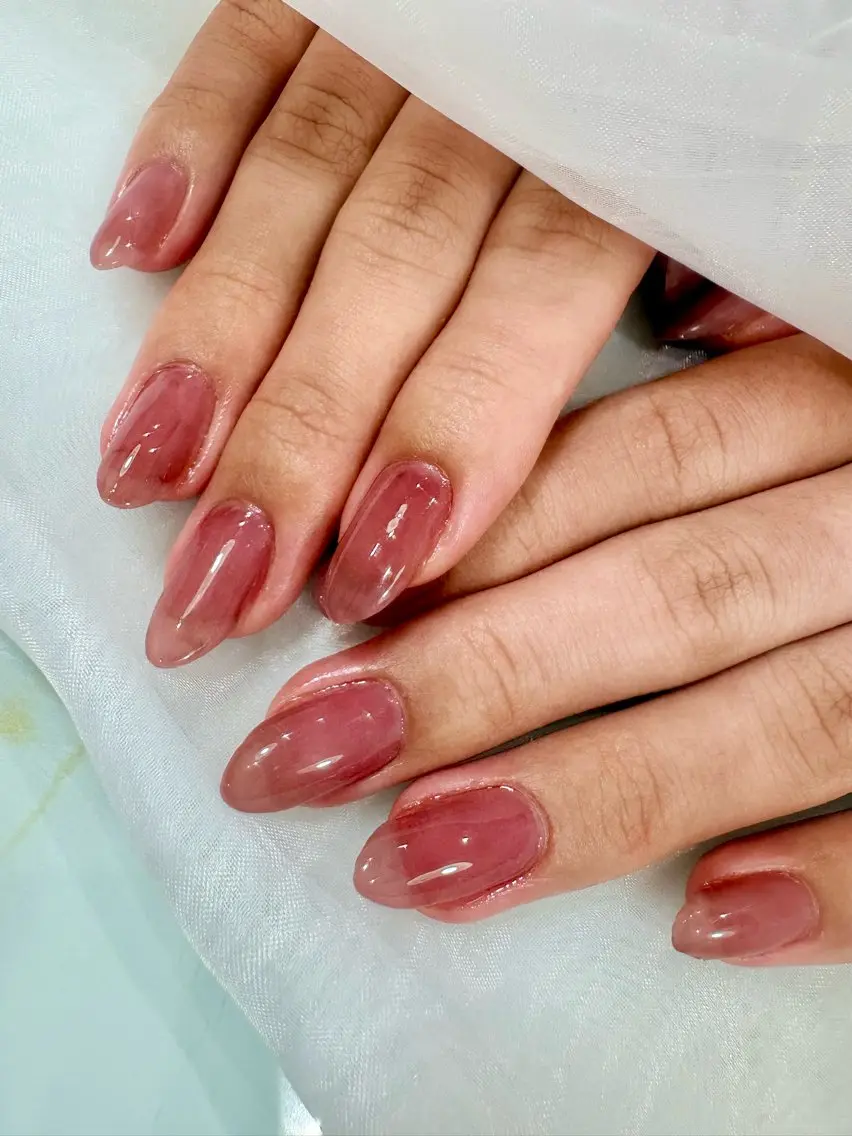 セミロング イレジスティブル ネイルズのネイルデザイン