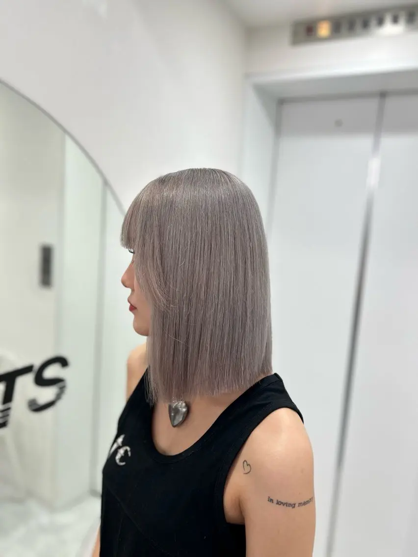 カラー ヘアカラー 🤍ハイトーン寒色 🤍MADOKAのヘアスタイル