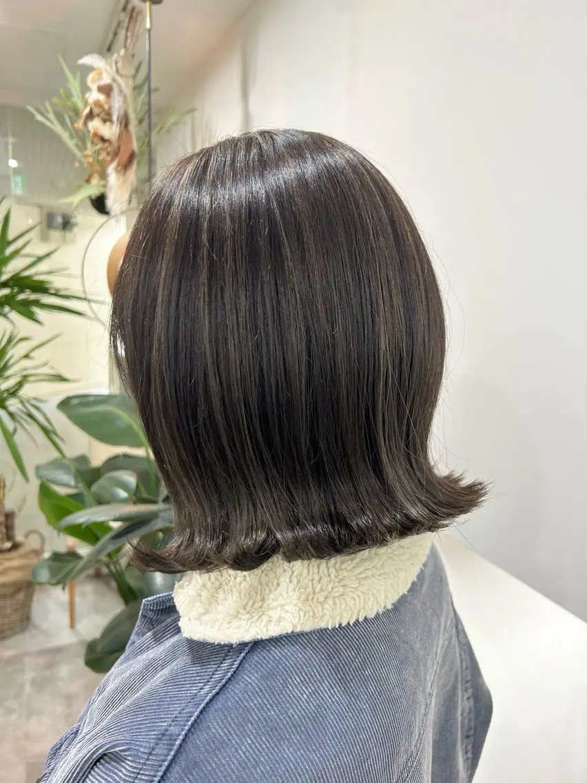 ショート カラー 透明感カラー グレージュ ハイライトカラー ボブ ハイライト コバヤシ リョウのヘアスタイル