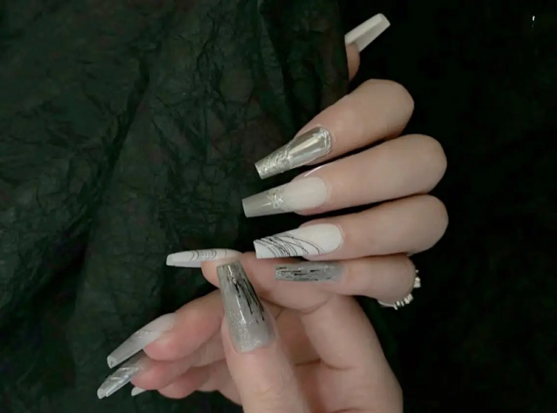 ネイル オーロラネイル チークネイル 長さ出し フットネイル フレンチネイル AND Nail 長さだし専門新宿店のネイルデザイン