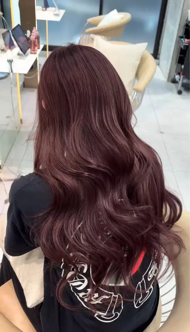 ロング カラー ブリーチ レッドカラー あいり／艶髪 、透明感カラー🩶のヘアスタイル