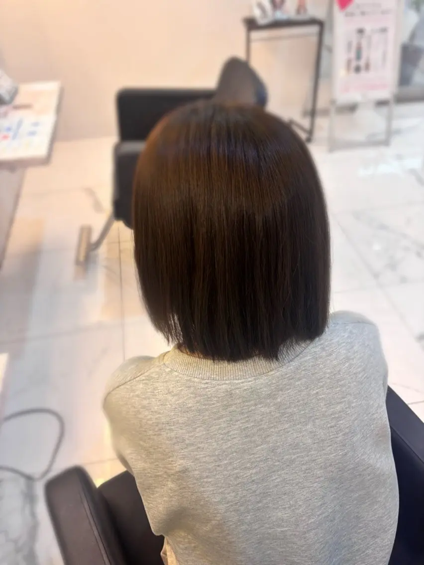 ミディアム ヘアカラー 𝐿𝑒𝑒 四ツ橋 𝑅𝐴𝑁𝐴のヘアスタイル