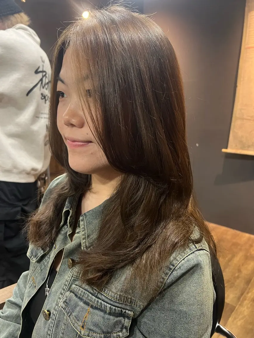 ロング ヘアカラー 脇山 真生のヘアスタイル