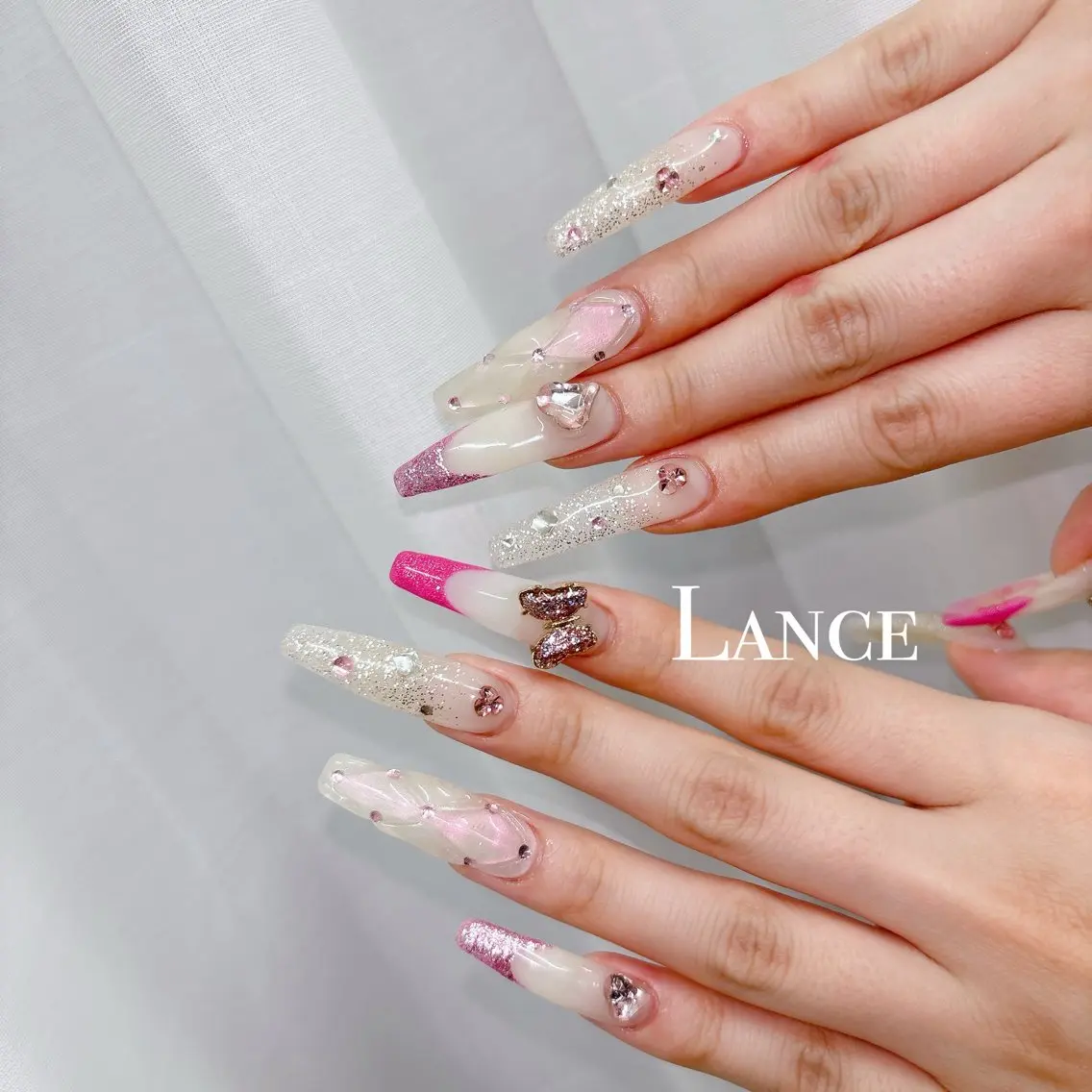 ネイル オーロラネイル ブルー フットネイル 氷ネイル・うるうるネイル キラキラネイル ハンドネイル Lance nailのネイルデザイン