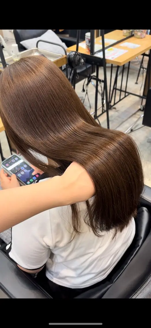 ロング カラー 小山 綾奈 ロングカットのヘアスタイル