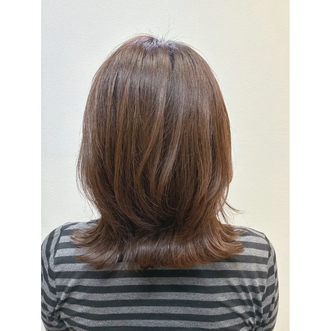 ミディアム 🪞Kana｜透明感 カラー × 髪質改善のヘアスタイル