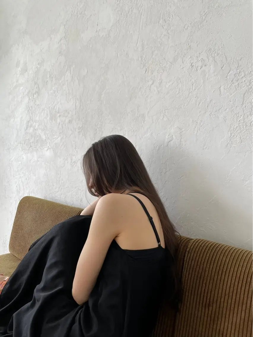 ロング カラー ブラウンカラー くすみブラウン 透明感カラー/顔周り レイヤー/髪質改善のヘアスタイル