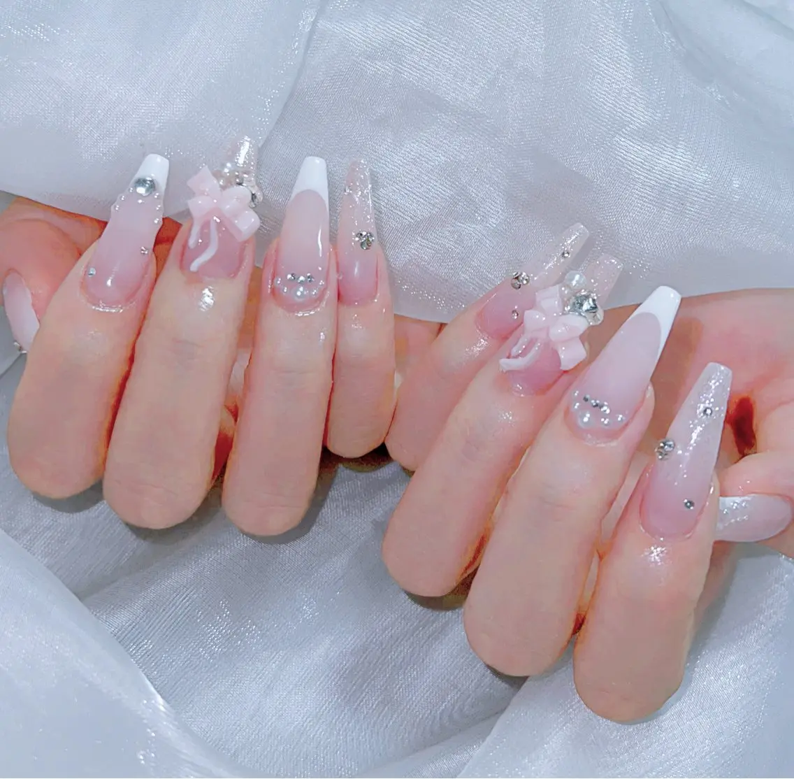 ネイル 成人式 ロングネイル マグネットネイル 大理石ネイル(マーブル) リボン ハンドネイル ZUZU AMEE NAILのネイルデザイン
