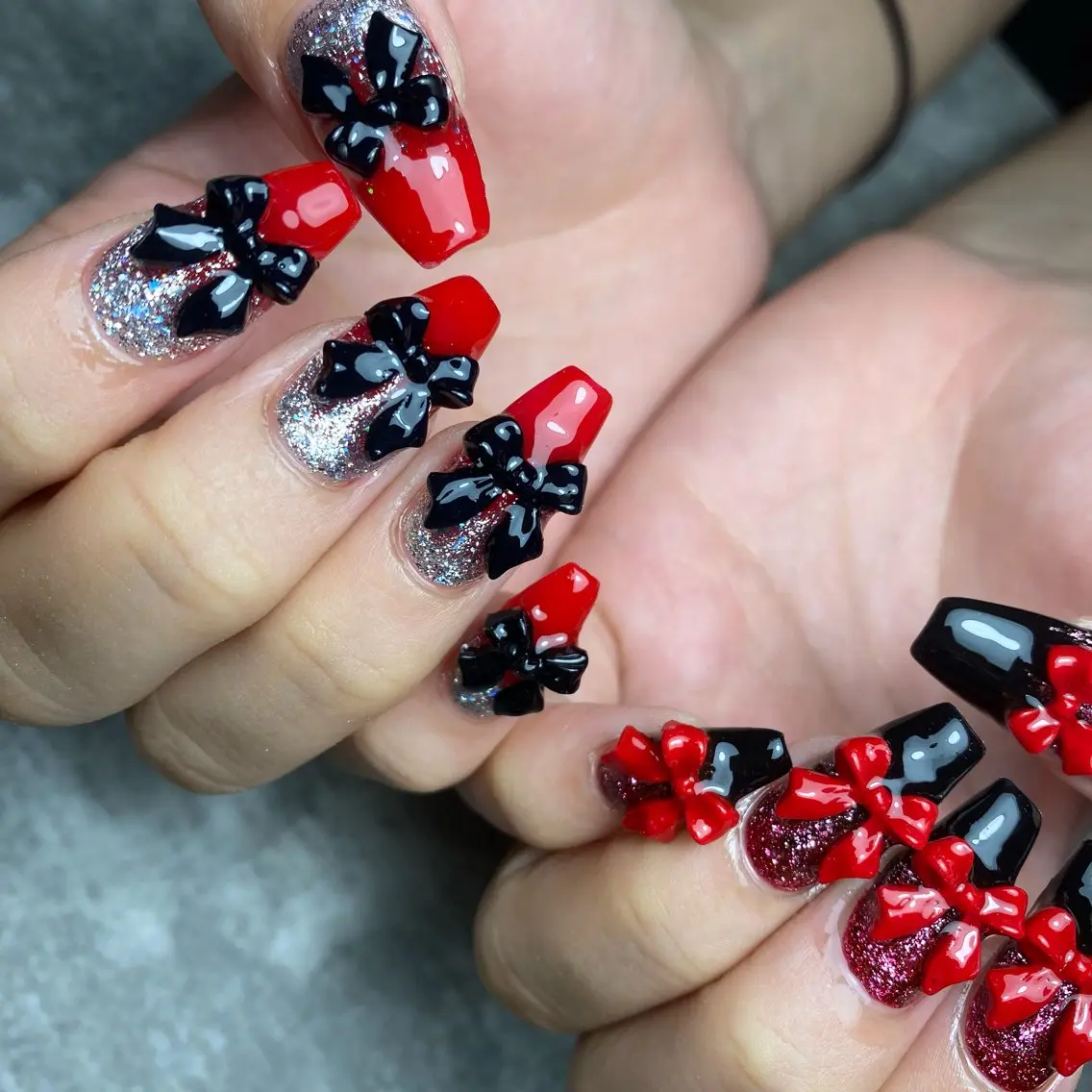 ネイル リボン 冬ネイル クリスマス ハンドネイル yuki nail...のネイルデザイン