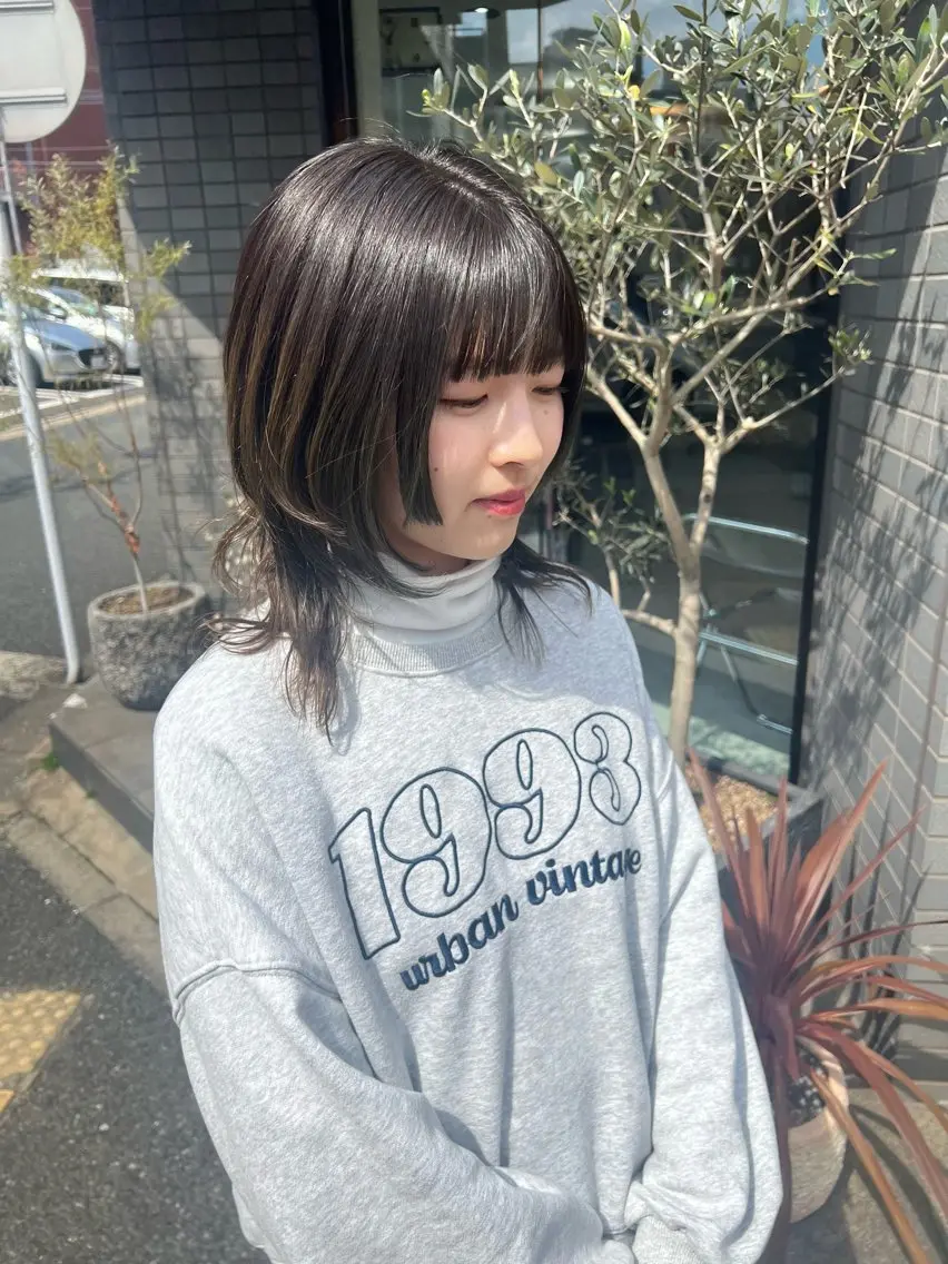 ミディアム カラー 伸ばしかけ 姫カット ウルフカット カット ヘアカラー トリートメント (h)wim ウィムのヘアスタイル