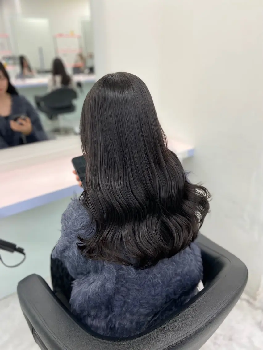 ロング カラー ヘアアレンジ カット ヘアカラー トリートメント ヘアセット レイヤー×透明感カラ ーHAYATOのヘアスタイル