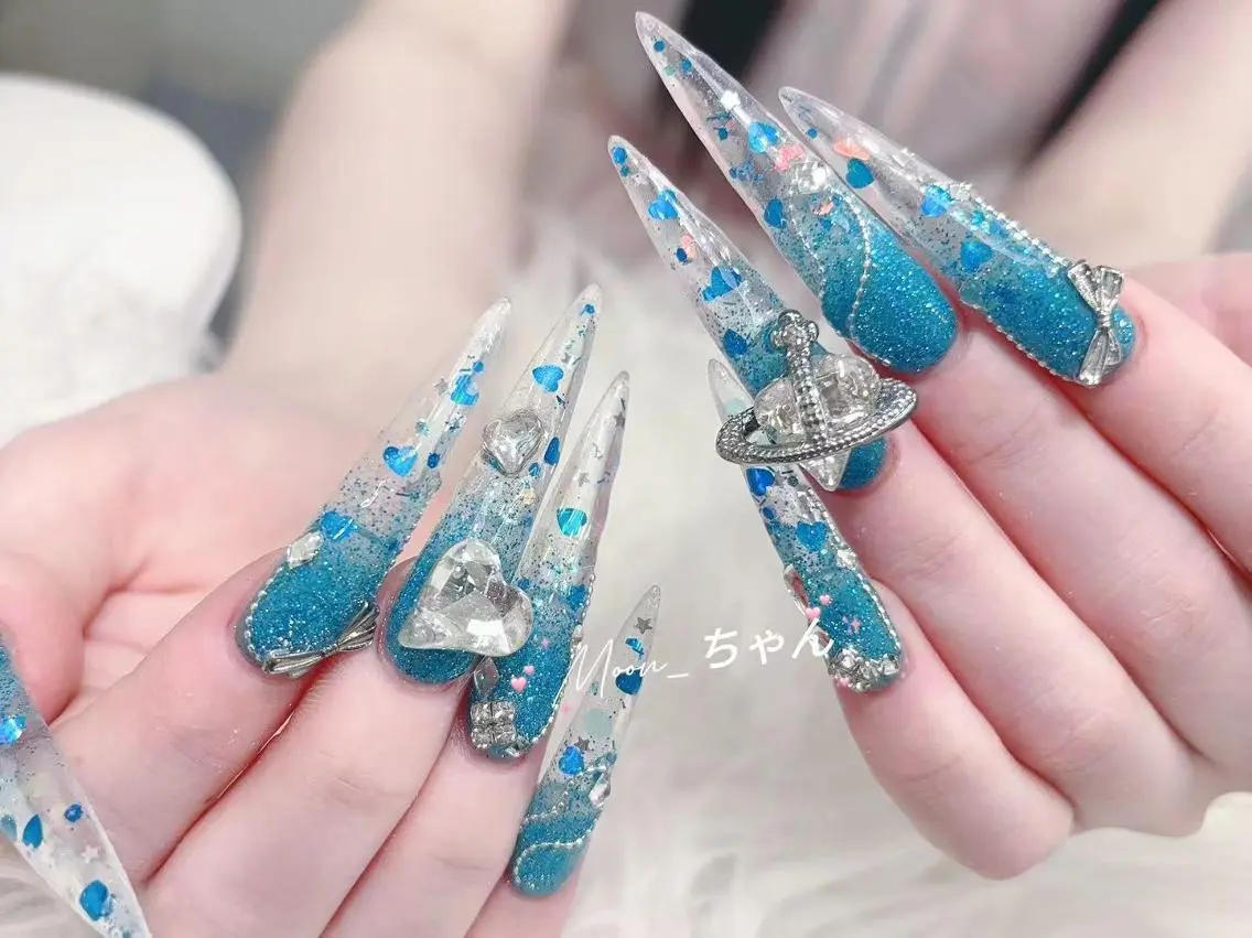 ネイル 長さ出し キラキラネイル 韓国ネイル ロングネイル マグネットネイル ハンドネイル ハンドケア yukina 長さ出しネイル専門店のネイルデザイン