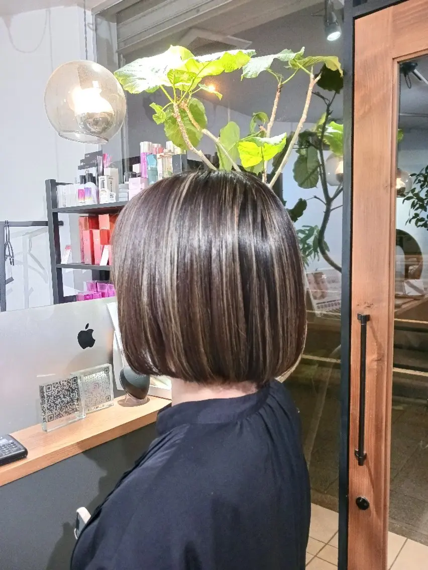 ショート ボブ ハイライト 金田 拓也のヘアスタイル