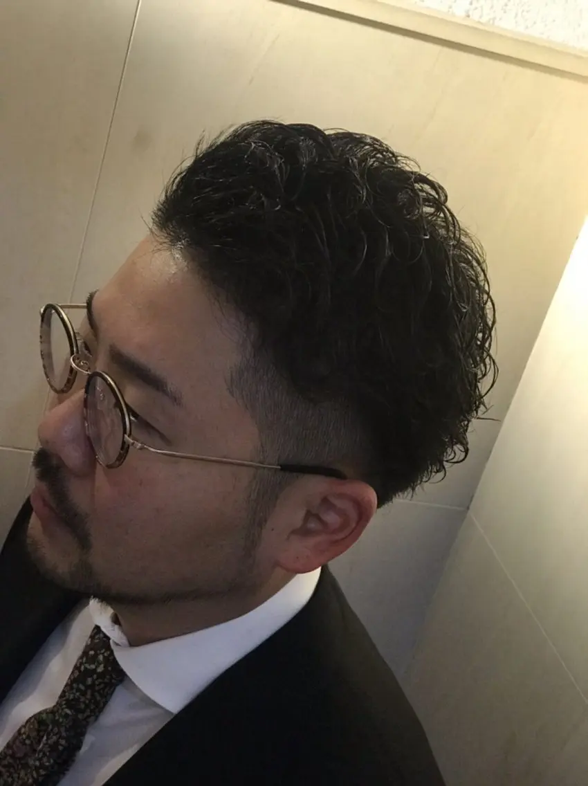 ショート パーマ メンズ 刈り上げ 奥山 昇陽のヘアスタイル