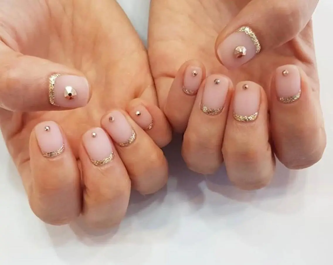ネイル キラキラネイル マットネイル ハンドネイル nouva nailsのネイルデザイン