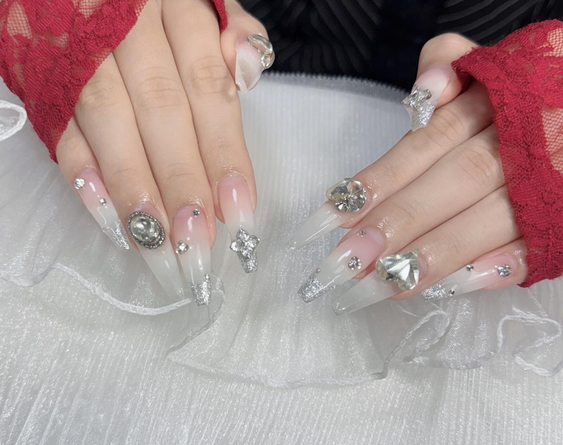 ネイル チークネイル 長さ出し フラッシュネイル フレンチネイル グラデーション ハンドネイル Lenie Kabukichoのネイルデザイン