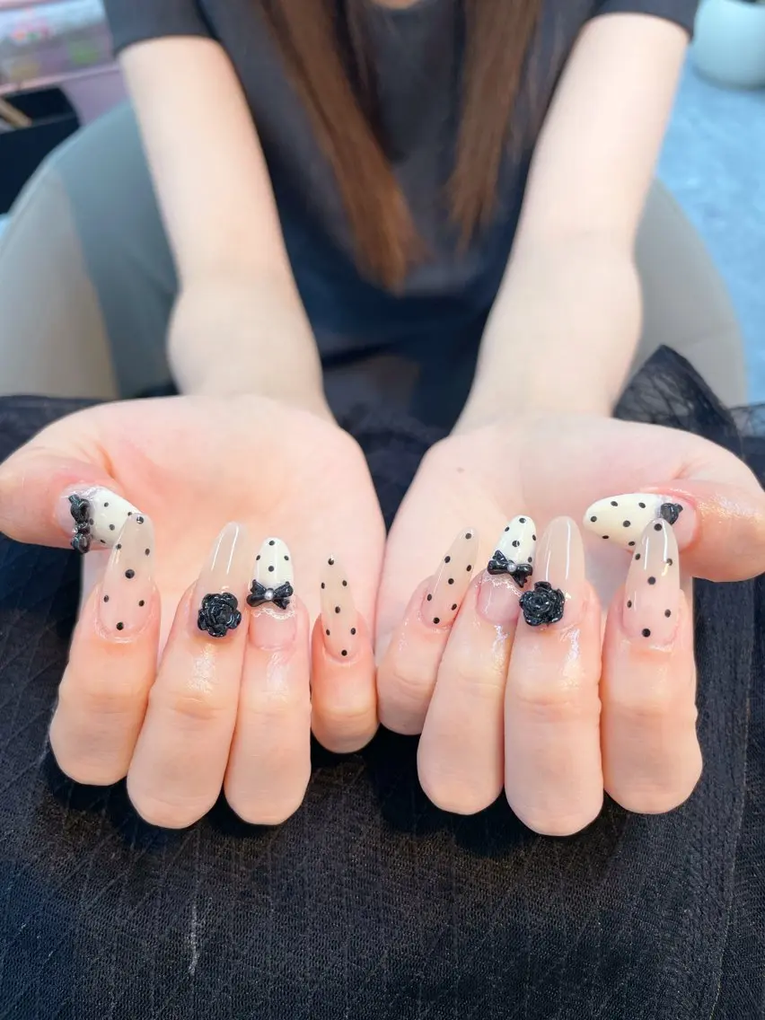 ネイル アートネイル フレンチネイル ジェルネイル 韓国ネイル ミラーネイル Rin Nail 新大久保店のネイルデザイン