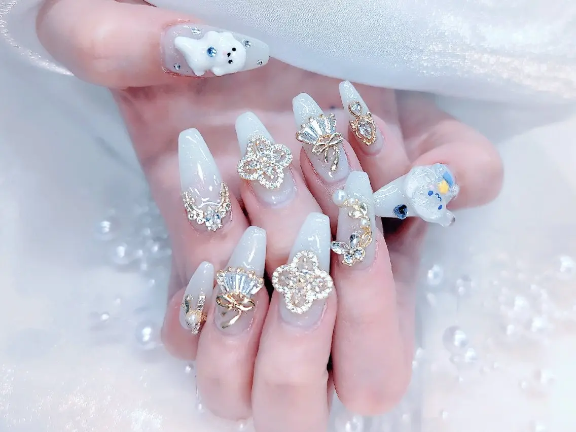 ネイル チークネイル 成人式 長さ出し フラッシュネイル フレンチネイル Chouette Nailのネイルデザイン