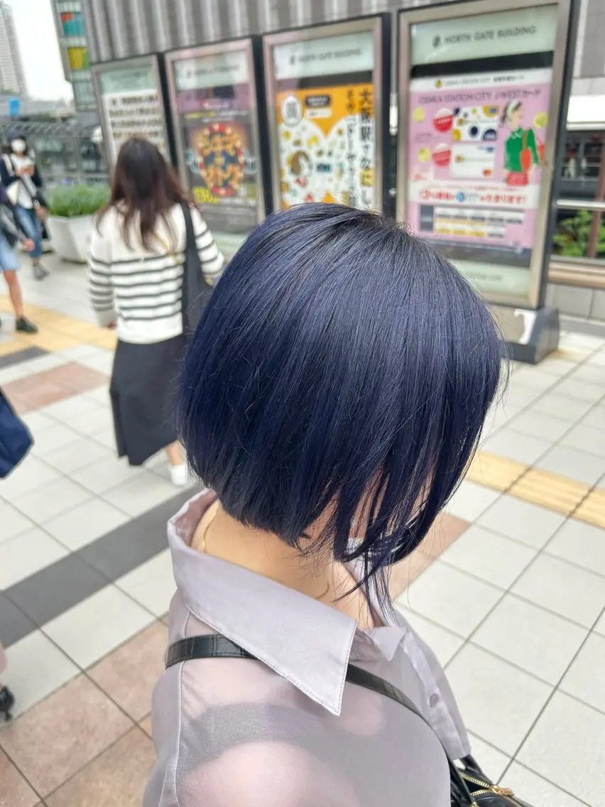 ショート カラー ブリーチ ブルーカラー ケアブリーチ アキヒロ🔸 骨格診断/ショートのヘアスタイル