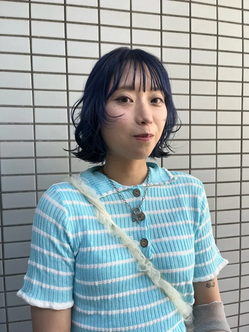 ショート カラー 黒髪 ブルーカラー ネイビーカラー カット ヘアカラー CECIL 瑞希のヘアスタイル