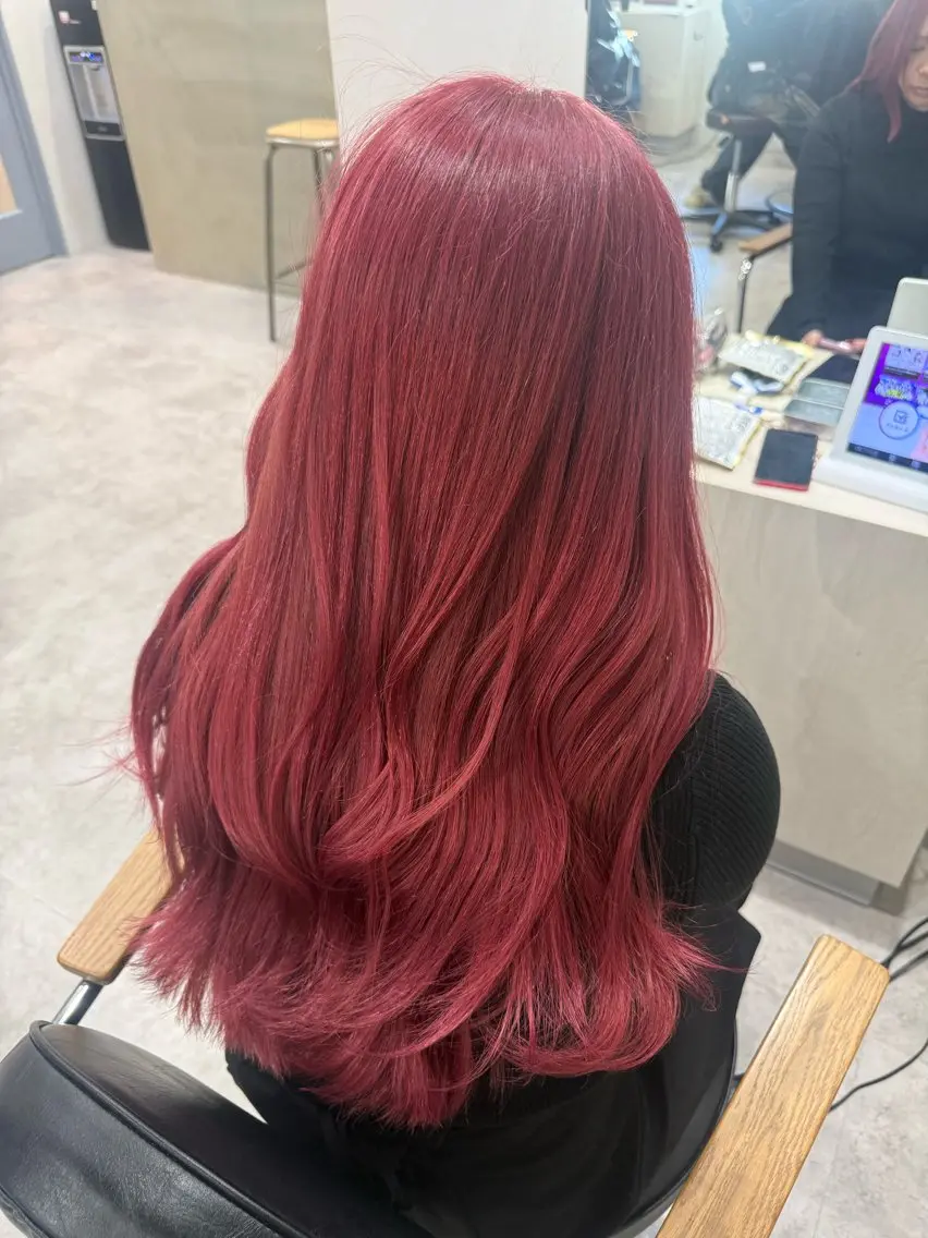 カラー ブリーチ レッドカラー soyon 心斎橋店のヘアスタイル