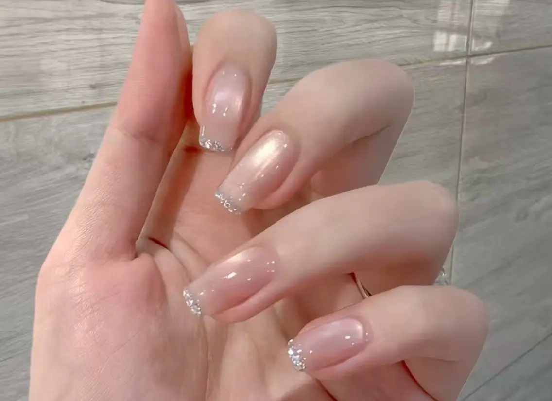 ミディアム ハンドネイル AMI Nailsalonのネイルデザイン