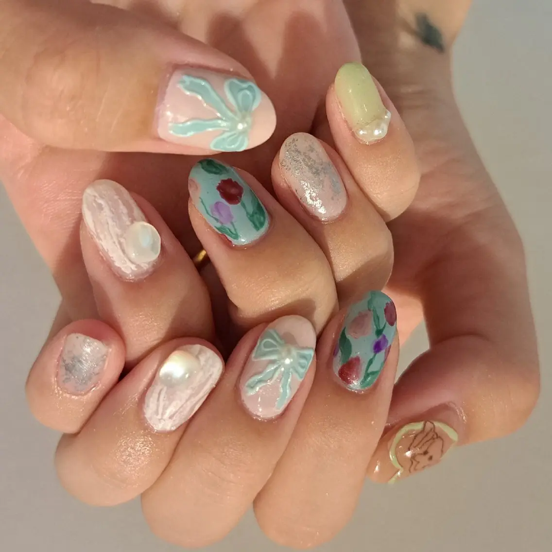 ネイル アートネイル ジェルネイル ガーリー 韓国ネイル 持ち込み ハンドネイル Nail mood デザイン持ち込みokのネイルデザイン