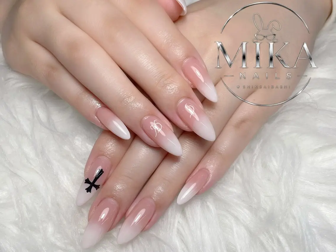 ネイル アートネイル チークネイル ドット フットネイル フレンチネイル ハンドネイル 🌱Rina🎀 Mikaのネイルデザイン