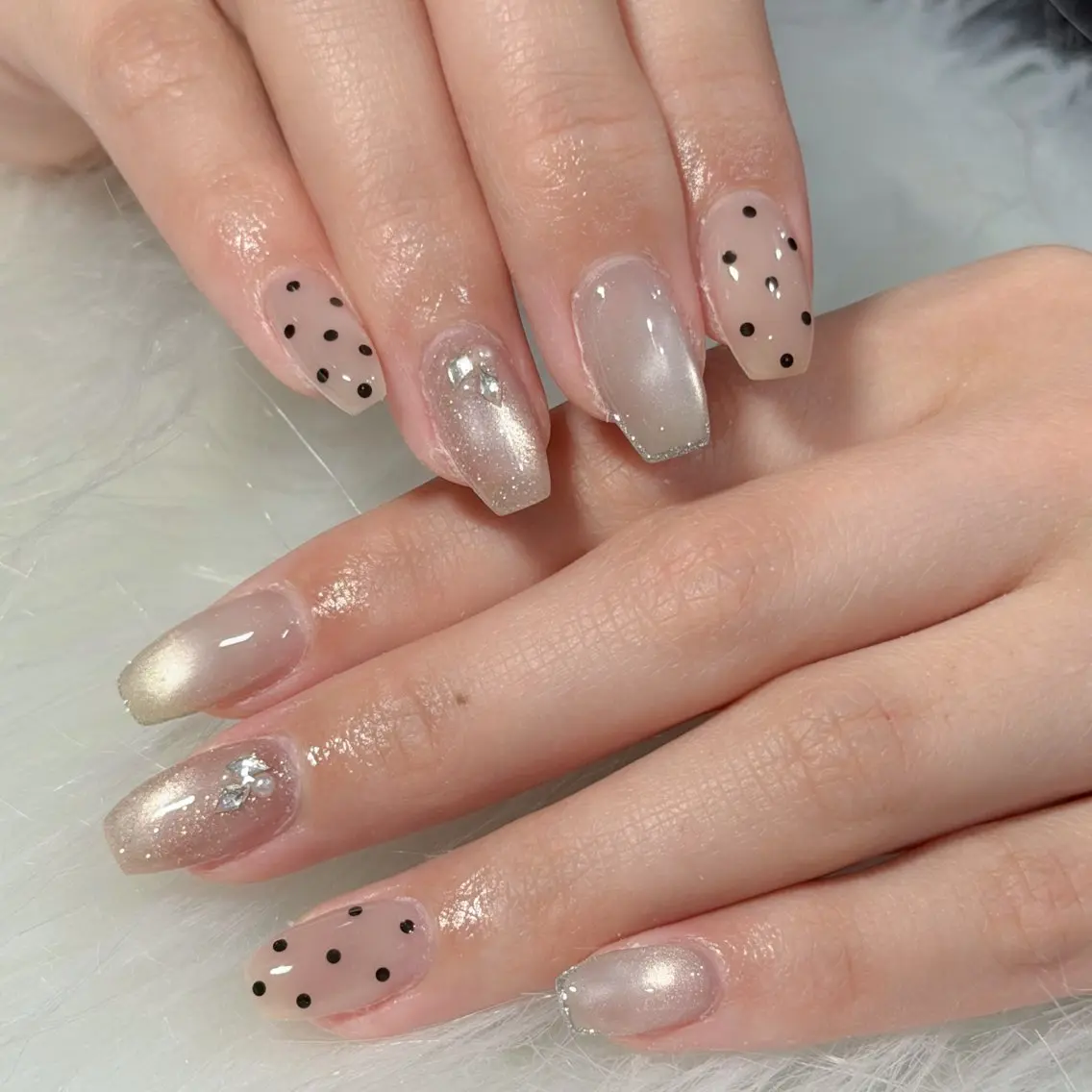 ネイル ハンドネイル フットネイル LAVISH nanamiのネイルデザイン