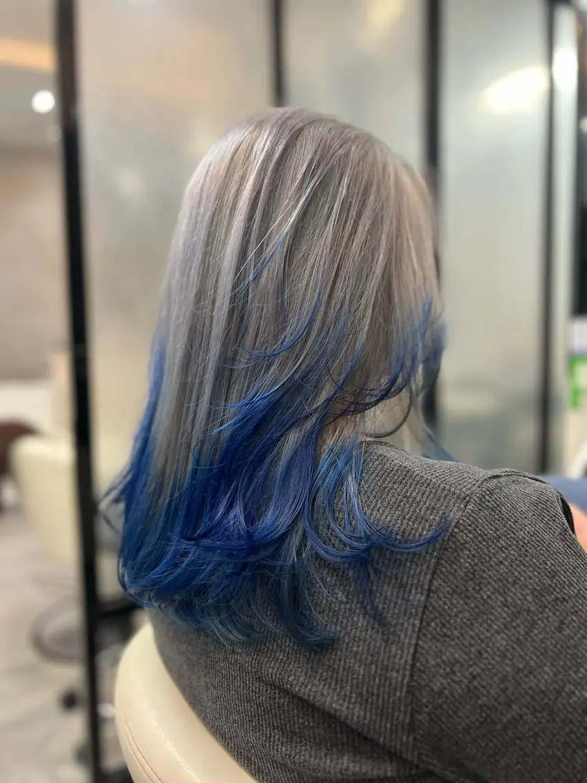 セミロング カラー ヘアカラー トリートメント LE Nのヘアスタイル