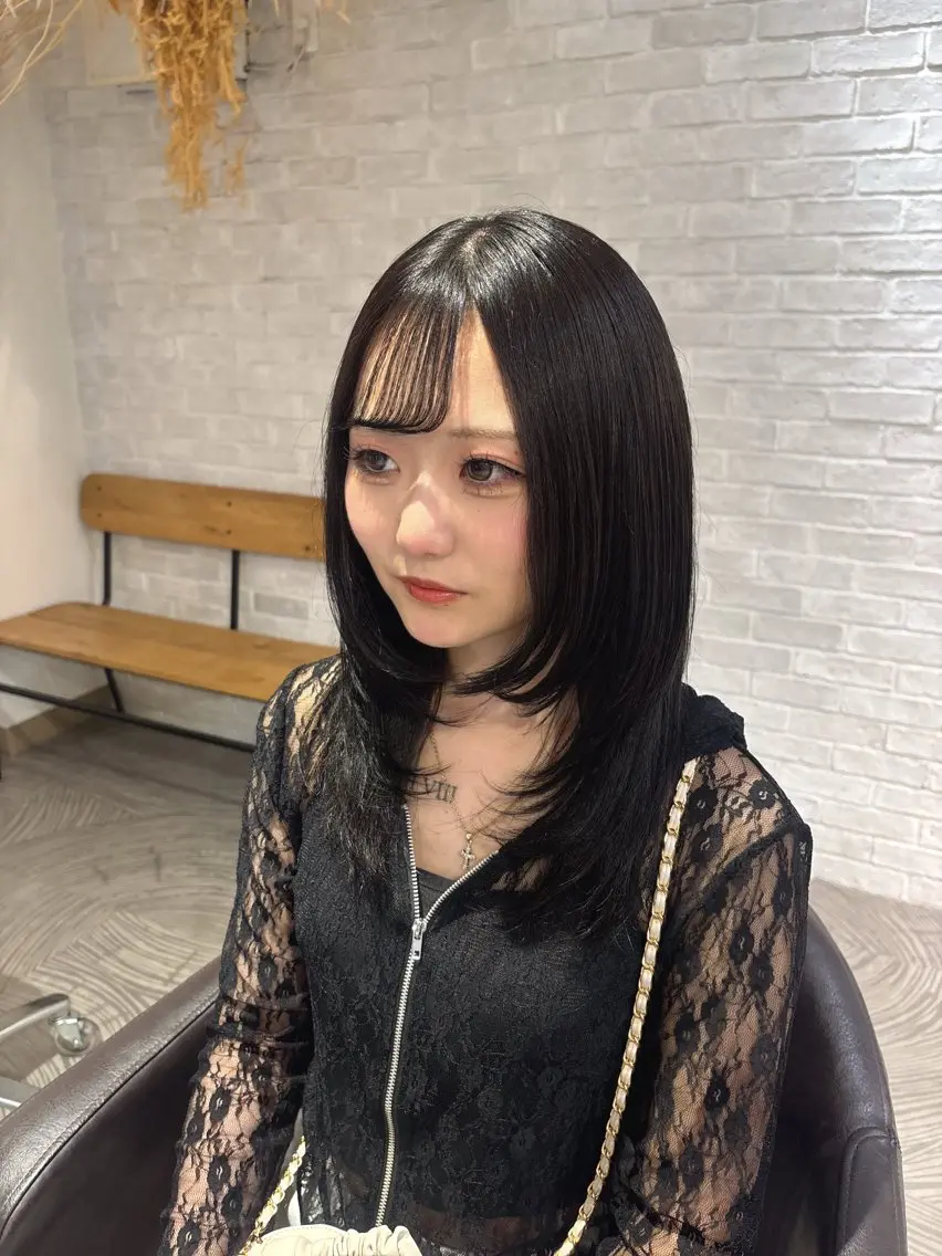 ロング 彩菜/透明感艶カラー /赤み消しカラーのヘアスタイル