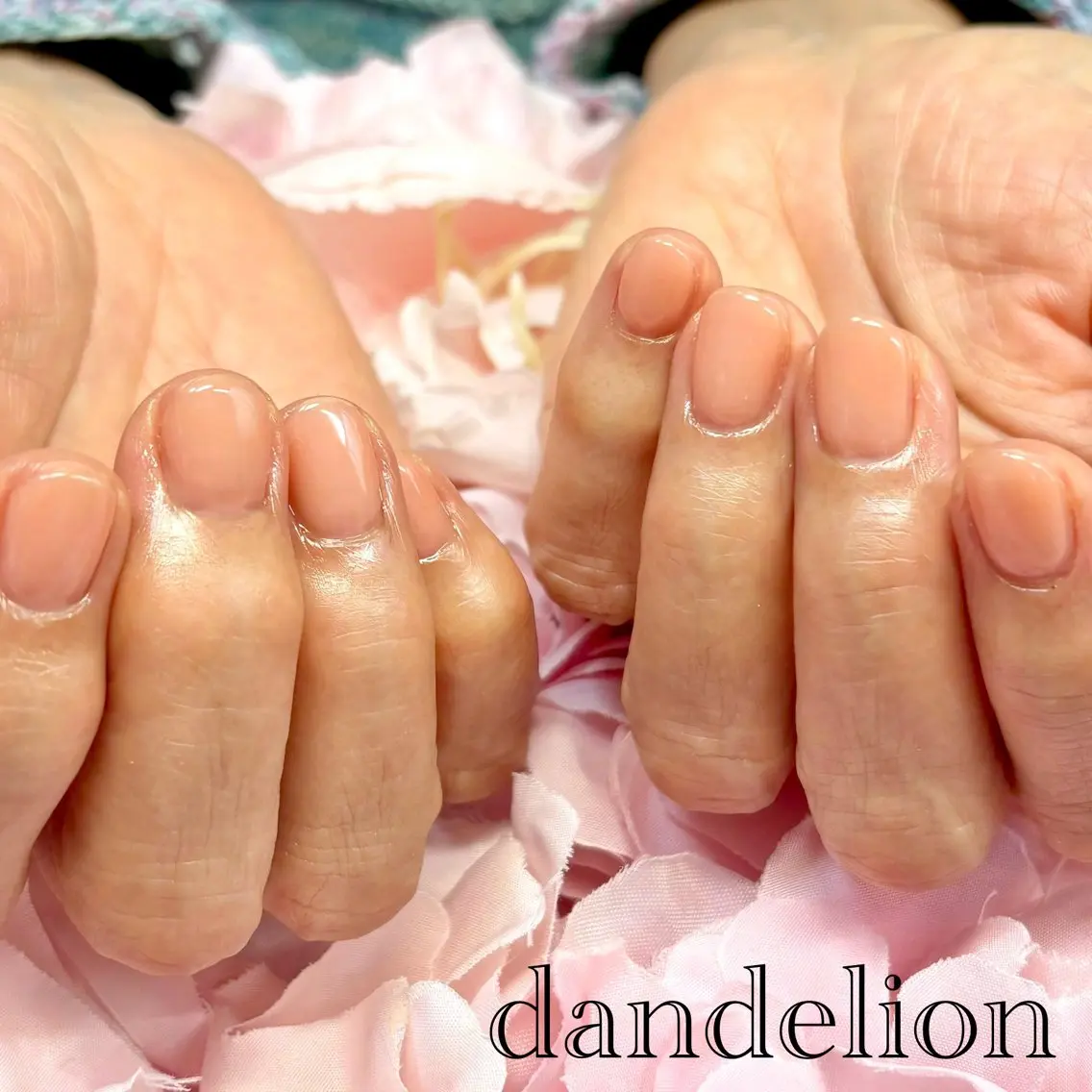 ネイル ハンドネイル ハンドケア dandelion ダンデライオンのネイルデザイン