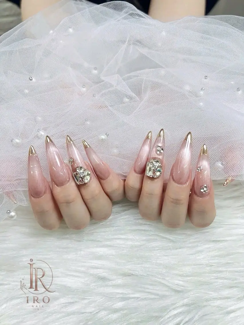 ネイル チークネイル フレンチネイル グラデーション 韓国ネイル マグネットネイル MiA NAILのネイルデザイン