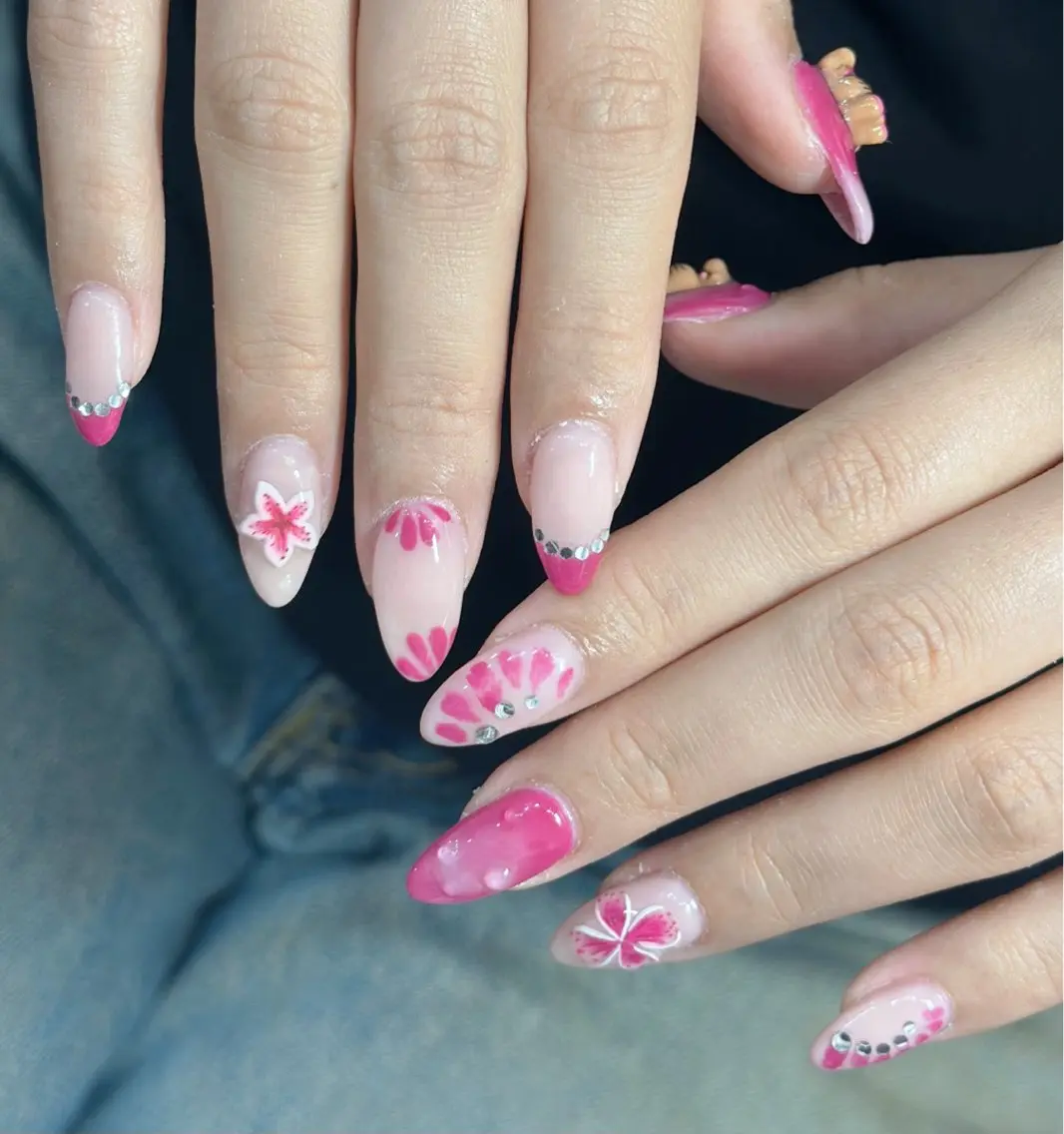ネイル ハンドネイル フットネイル LAVISH nanamiのネイルデザイン