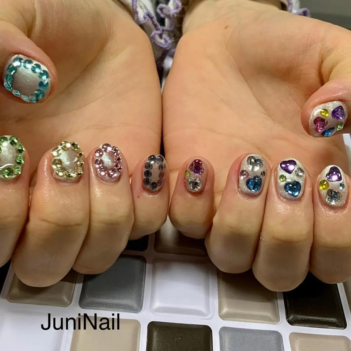 ネイル オーロラネイル クリアネイル 成人式 フラッシュネイル フレンチネイル ハンドネイル JuniNail 주니네일🇰🇷suのネイルデザイン