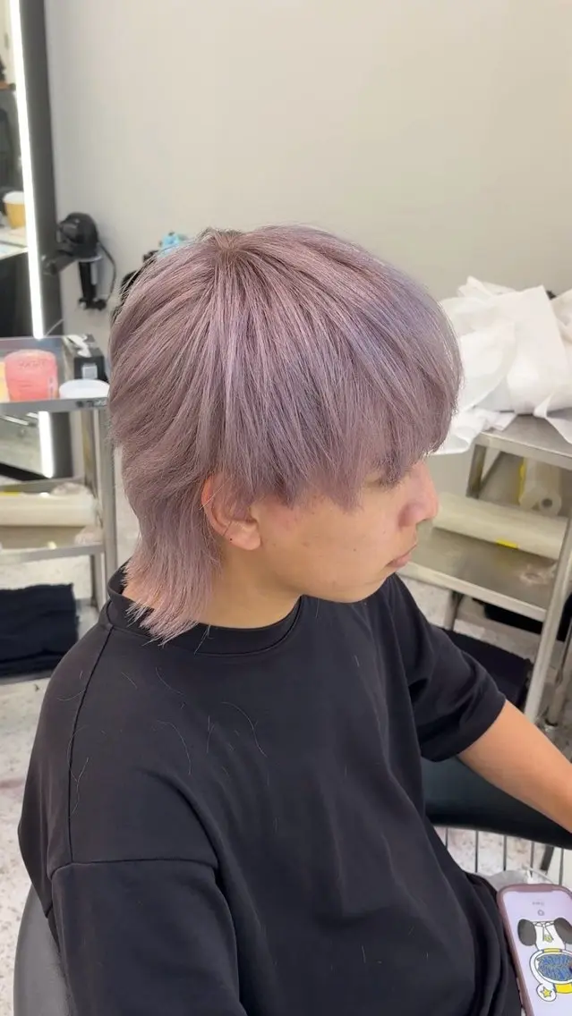 ミディアム カラー メンズ ヘアカラー トリートメント 【メンズ特化】 鈴汰郎/毛流れパーマのヘアスタイル