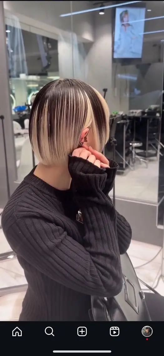 ショート カラー がわ/ハイレイヤー /ハイトーンカラーのヘアスタイル