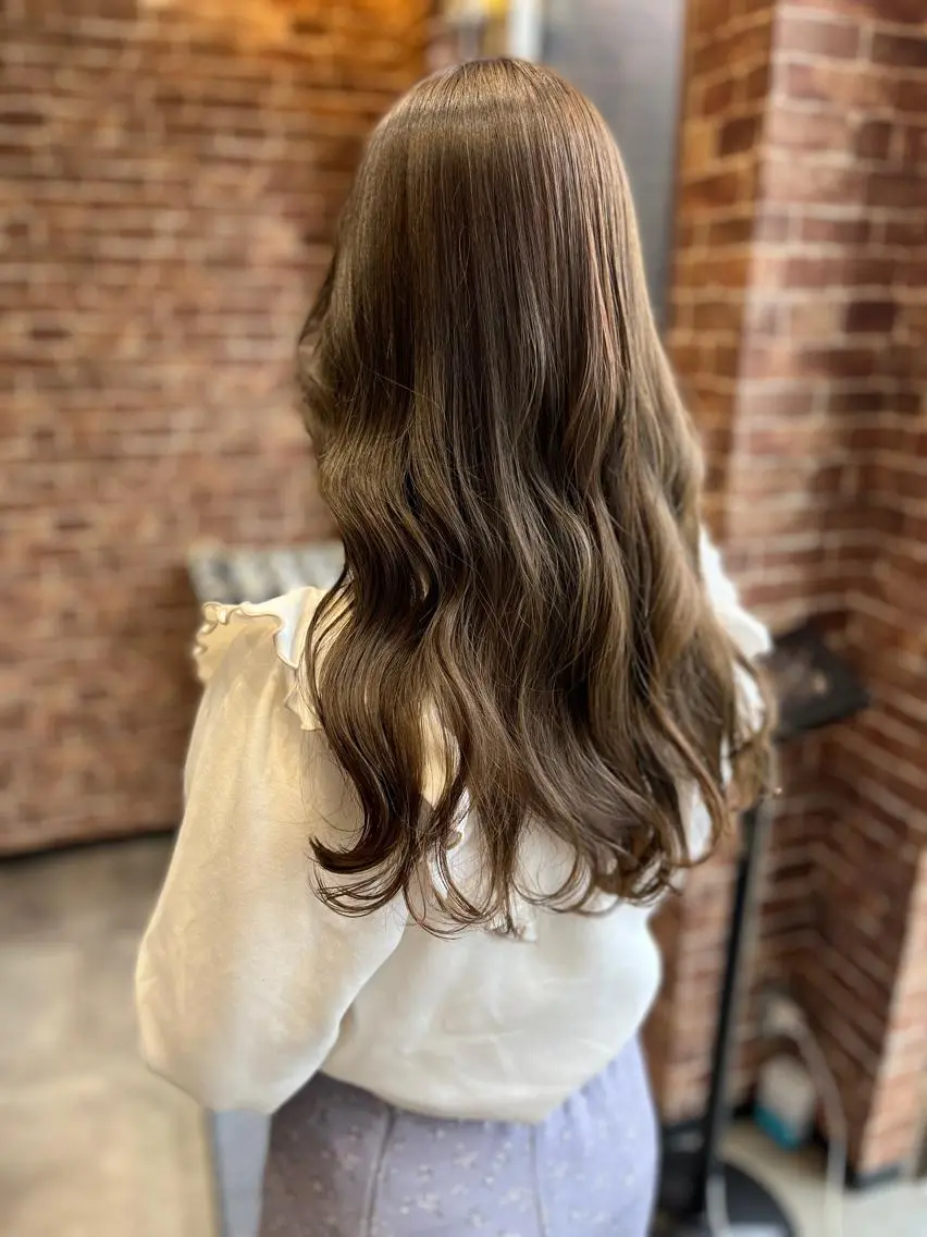 🩷No.1人気メニュー🙌✨小顔カット➕透明感カラー🤍💙9500円⇨7000円の写真