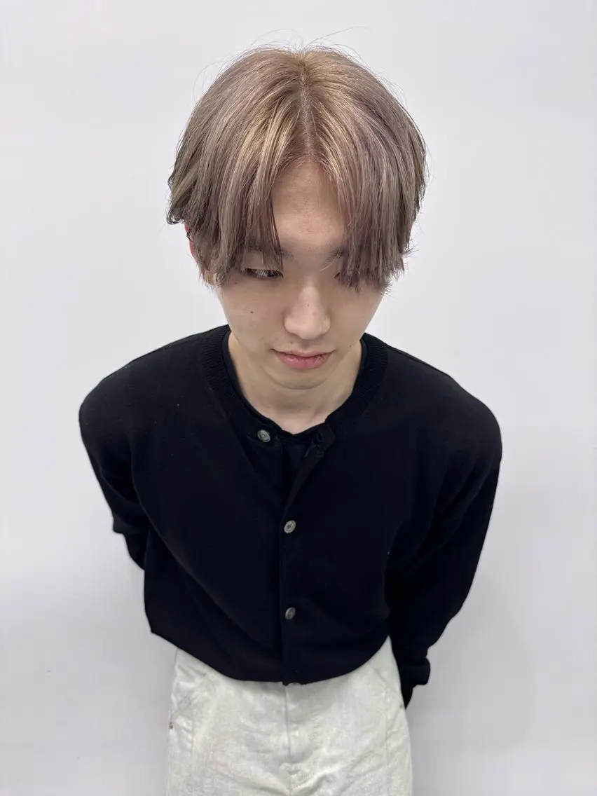 カラー メンズ オカモト ミユウのヘアスタイル