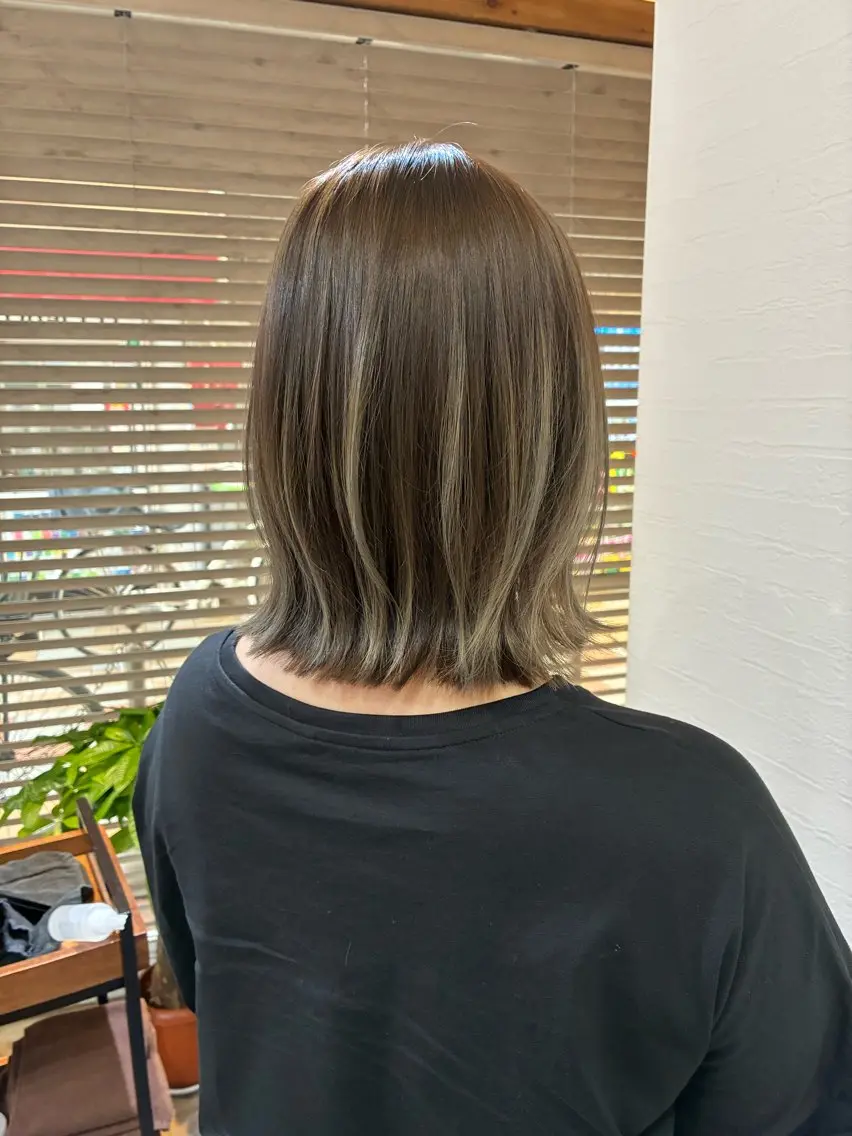 ミディアム カラー バレイヤージュ レイヤーカット 金田 拓也のヘアスタイル