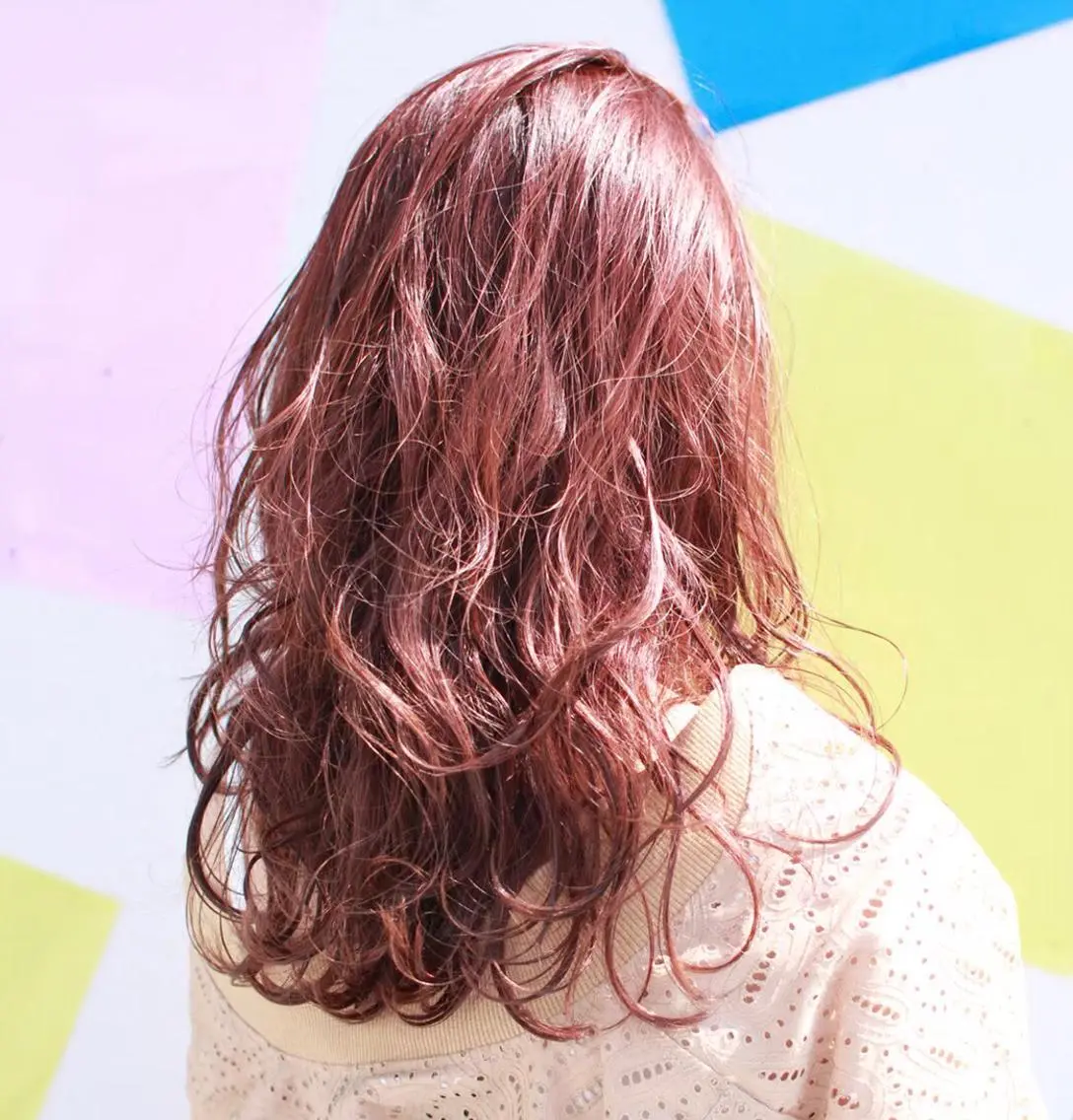ロング カラー ヘアアレンジ ピンクカラー ヘアカラー トリートメント CoCooN minamiのヘアスタイル